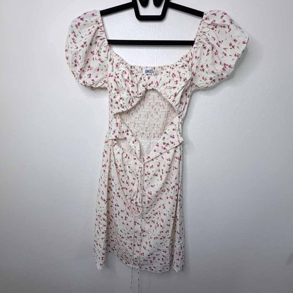 Princess Polly Floral Smocked Mini Dress Puff Sleeve Cutout‎ Back Cream Red Sz 4